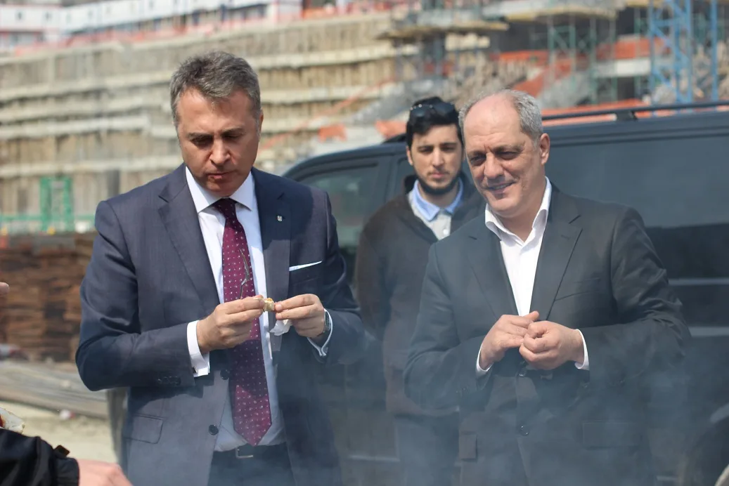 İnegöl Köfte Vodafone Arena'da