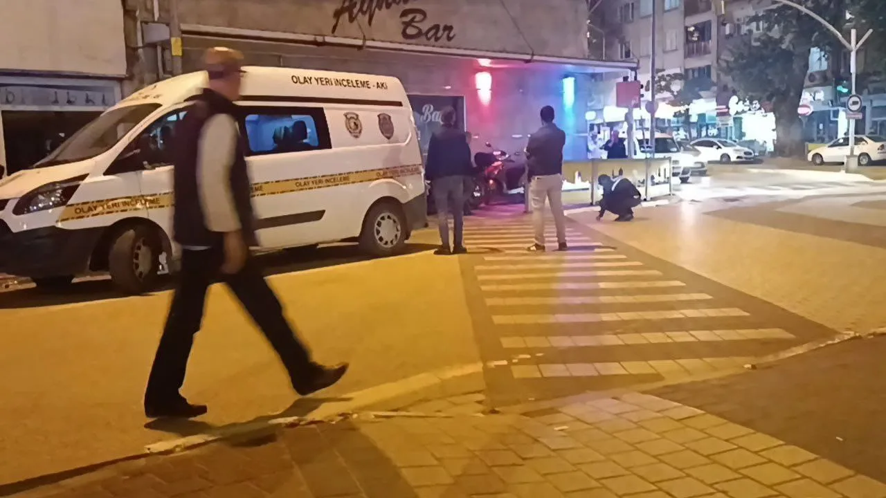 İnegöl'de siyah VİP araç ile gelip havaya ateş açtılar