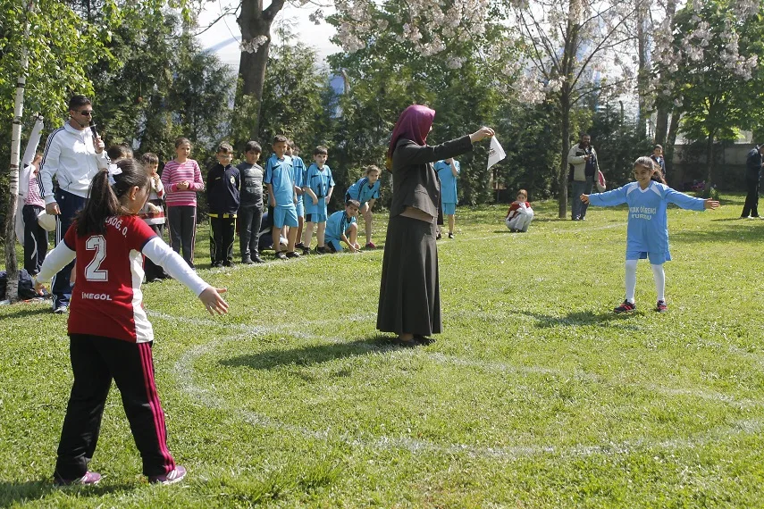 Çocuklara geleneksel mutluluk