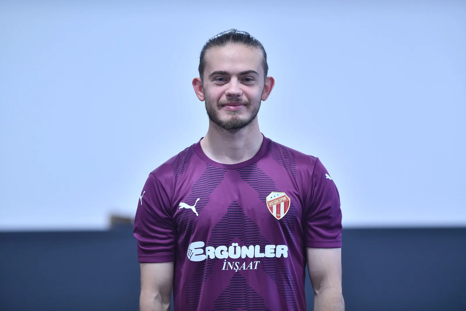 İnegölspor'da Emir Özsoy ile yollar ayrıldı