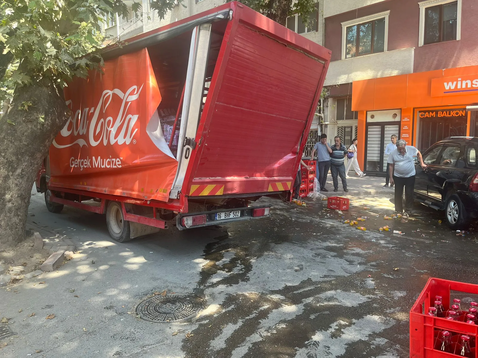 Yine aynı nokta, yine kaza ama üzülen yok