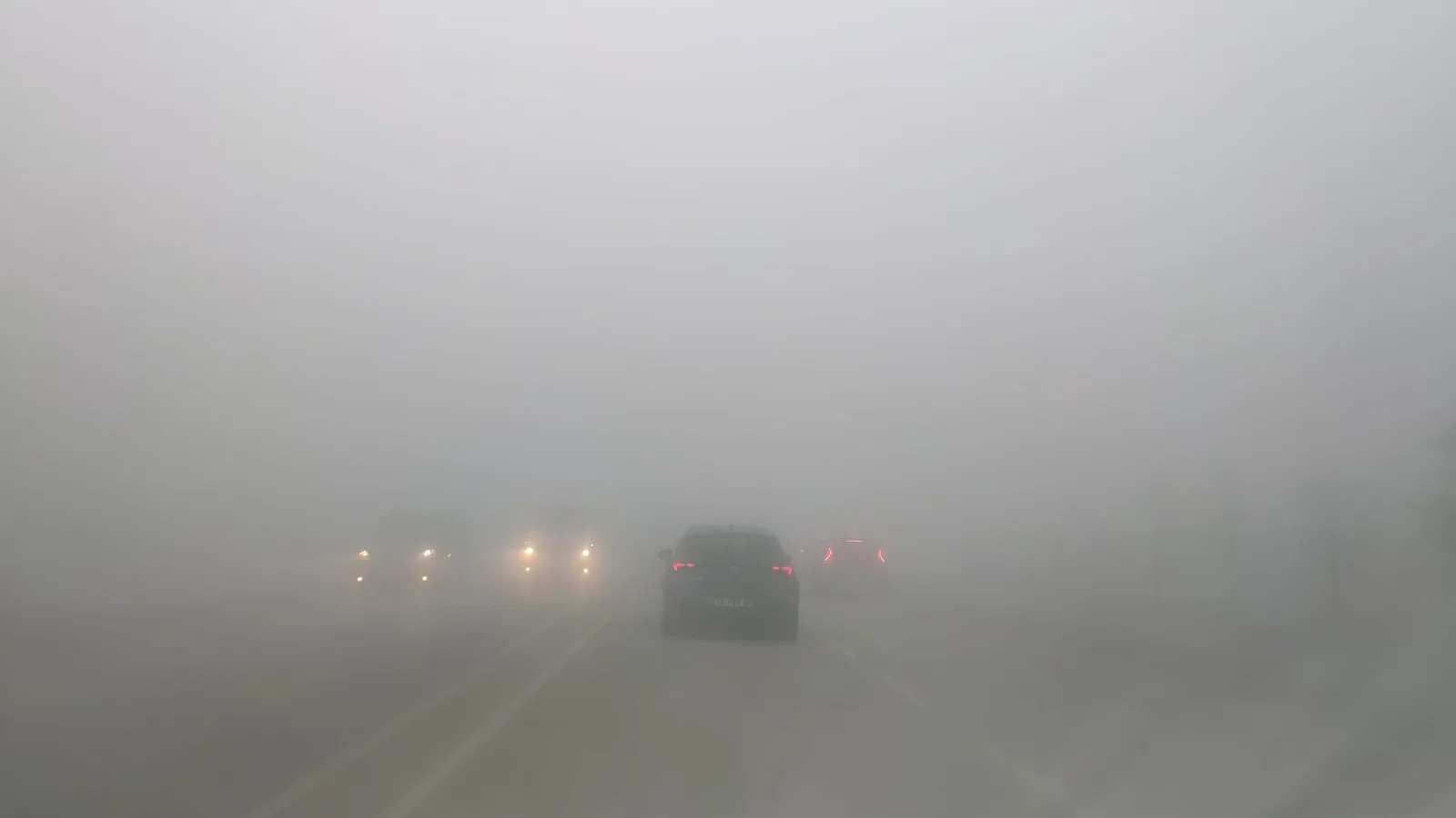 Alanyurt’ta sis trafiği durma noktasına getirdi