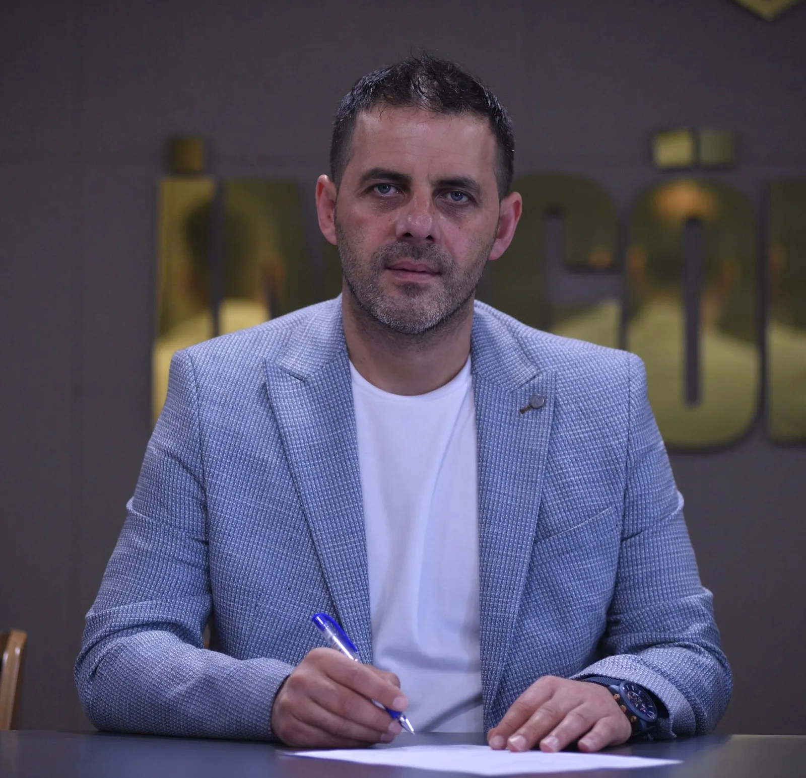 BAŞKAN ADEMOĞLU YENİDEN ADAYLIĞINI AÇIKLADI