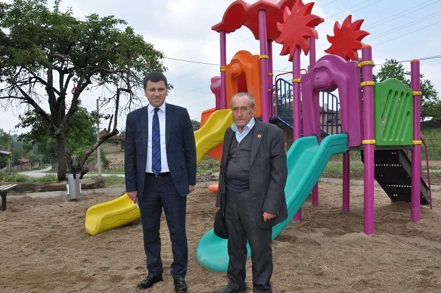 Tekkeli çocuklar oyun parkına kavuştu