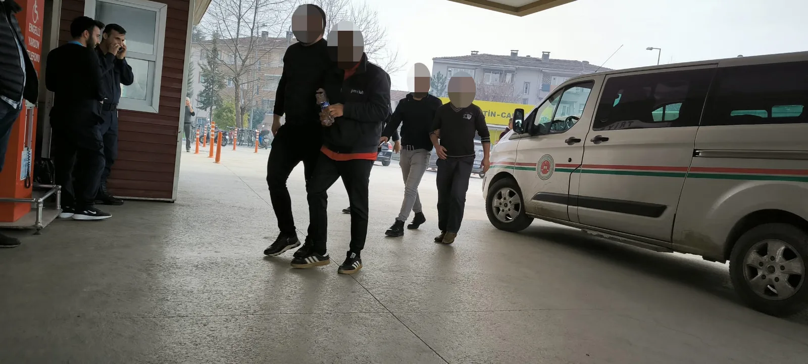 İnegöl’de 2 uyuşturucu satıcısı yakalandı