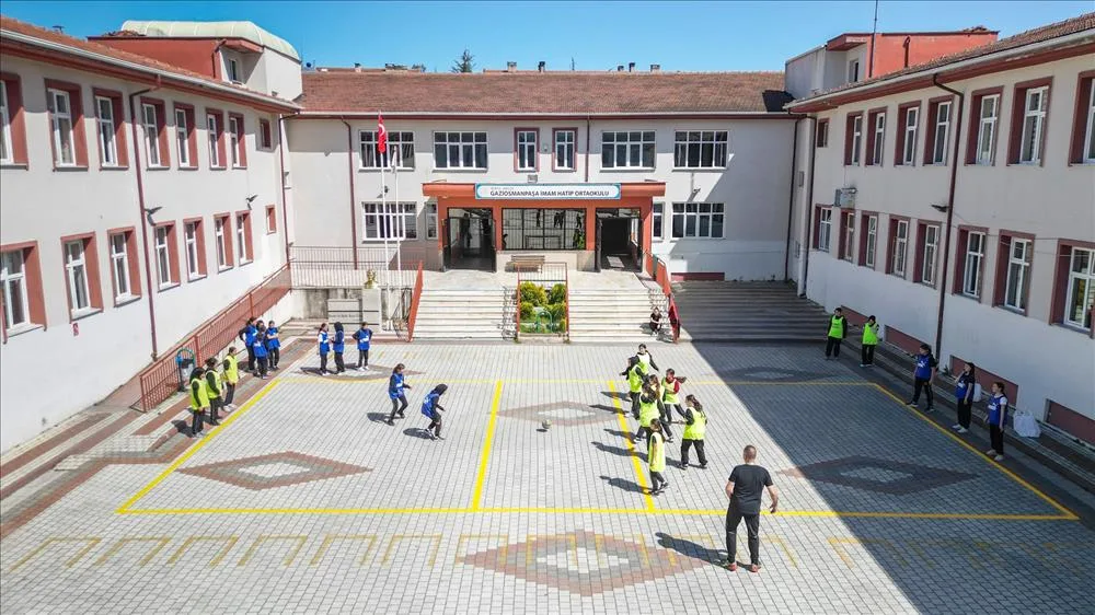 İnegöl’de Okul Bahçelerine Bahar Geldi