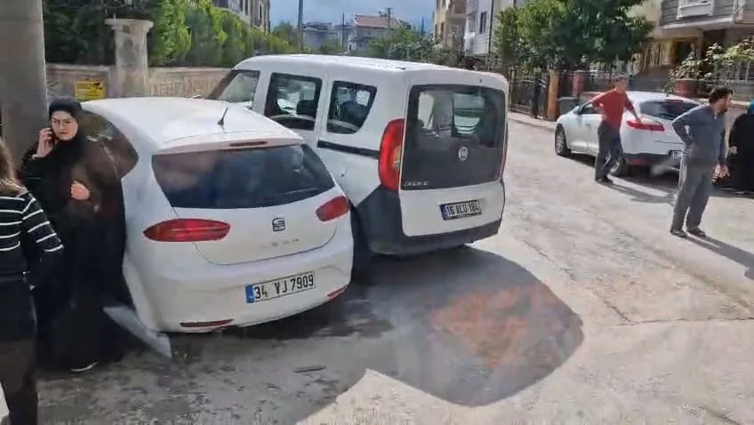 Kontrolsüz kavşakta kaza