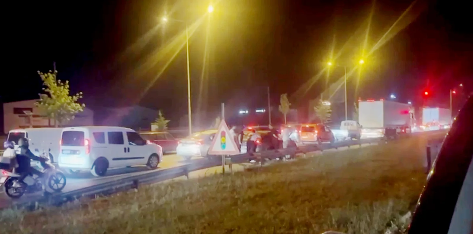İnegöl'de akan trafikte operasyon