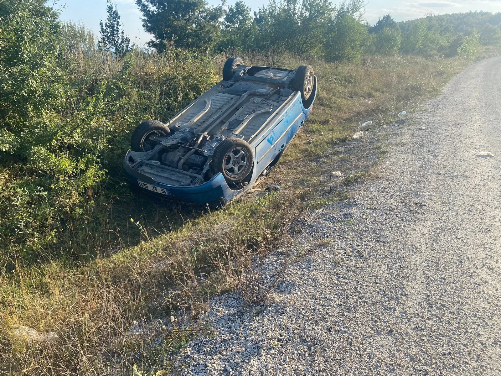 Takla atan araç ters durdu