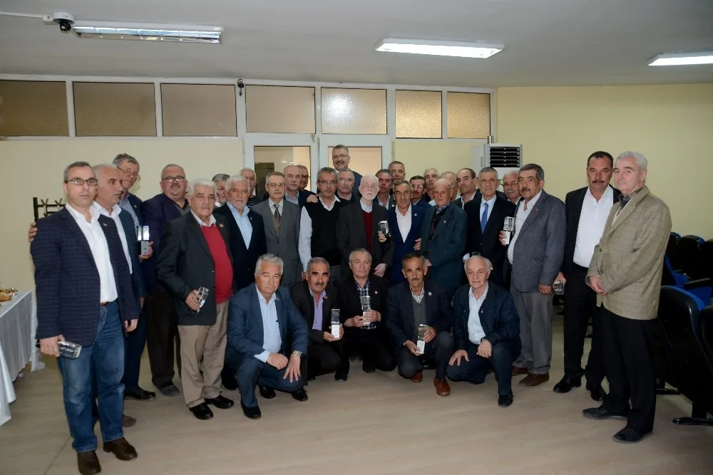 3. Dönem Muhtarlık Yapanlara Plaket