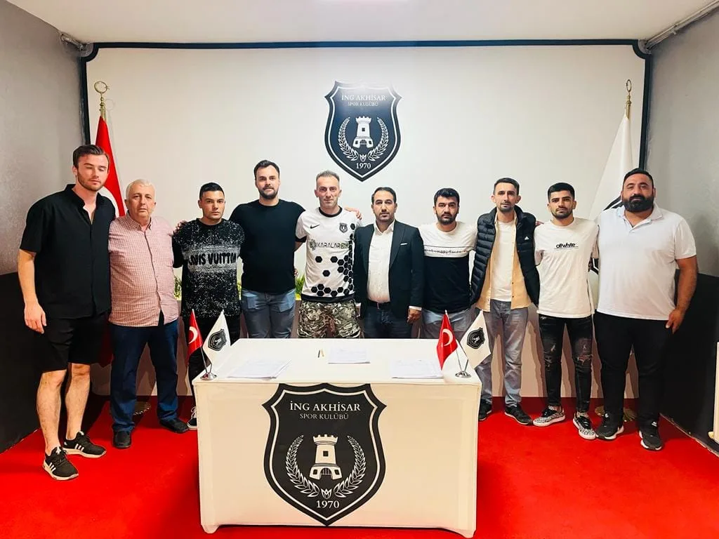 Akhisar Spor, sil baştan yenileniyor