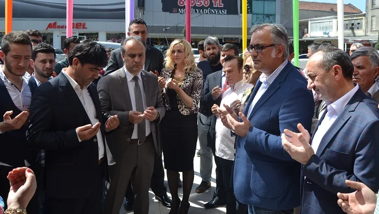 Linz Modern Furniture hizmete geçti
