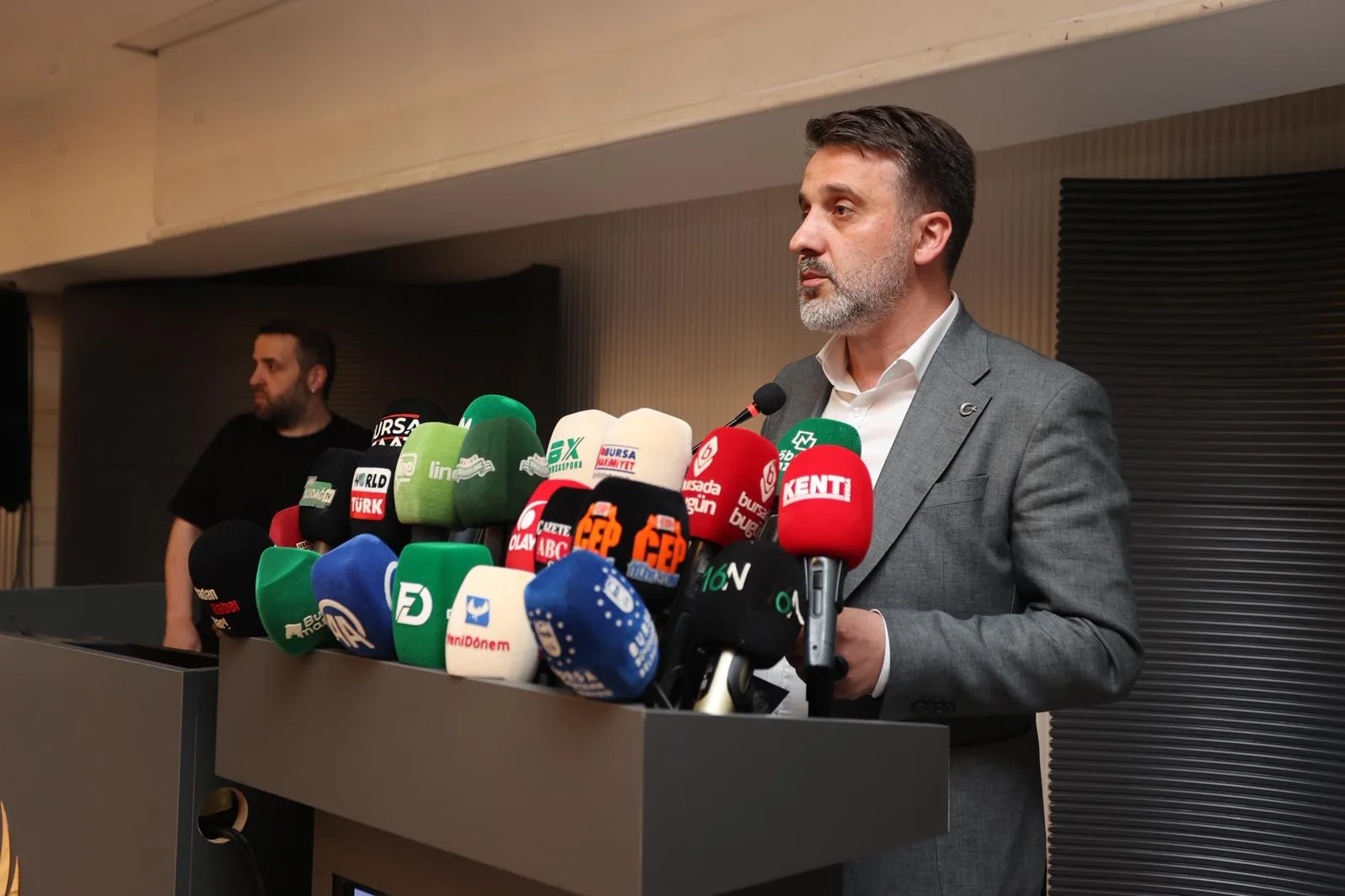 Bursa Büyükşehir Başkan Vekili Şahin Biba  Bursaspor’un yanında olmaya devam edeceğiz