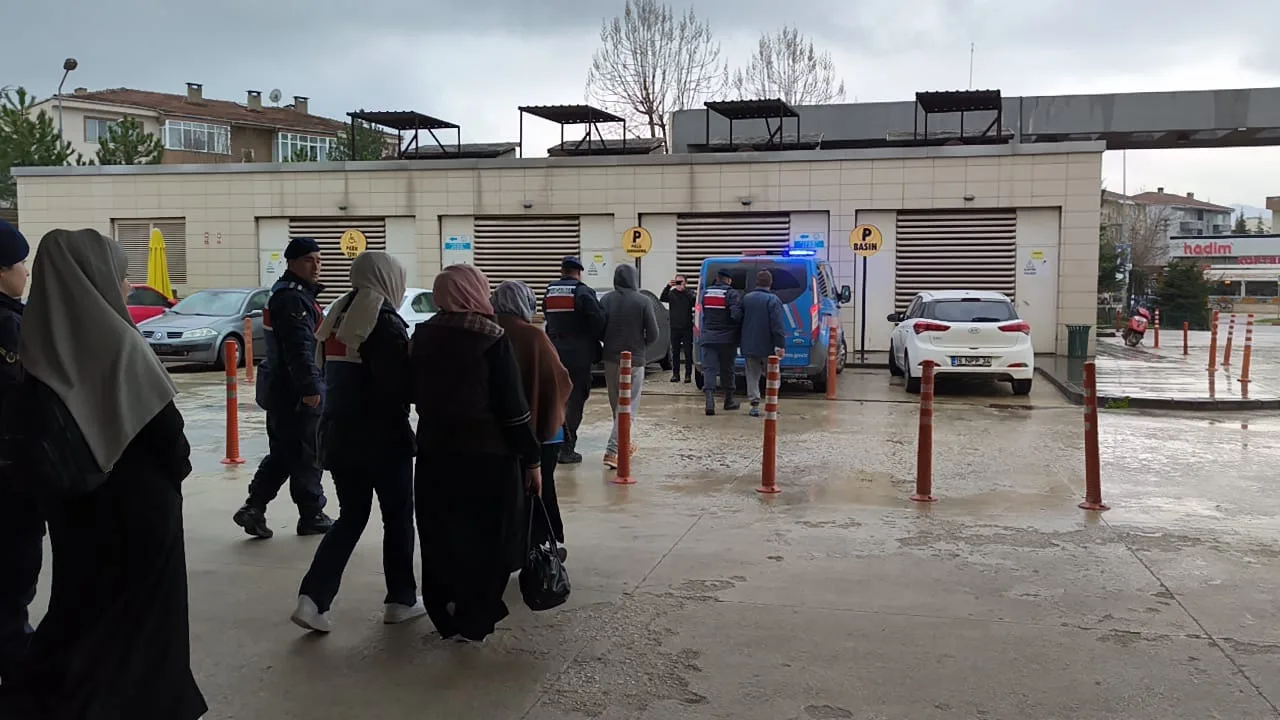 İnegöl'de yurda kaçak yollarla giren 5 kaçak göçmen yakalandı