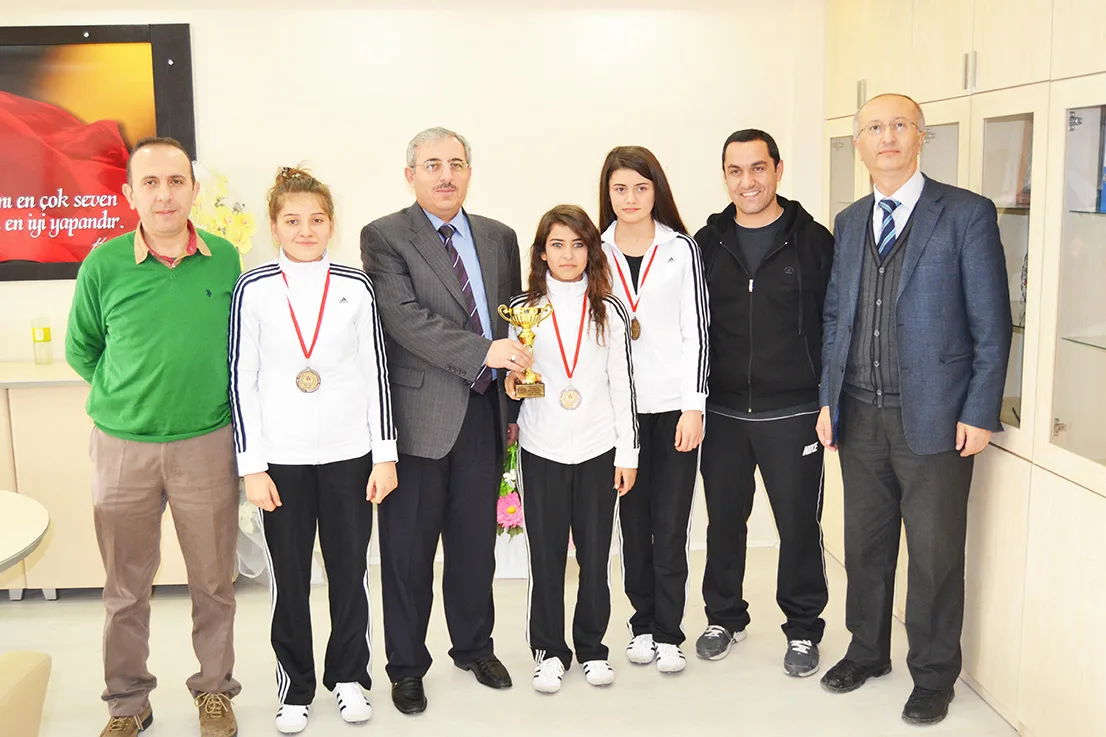 Saime Sultan'ın kızları Türkiye 4.'sü oldu