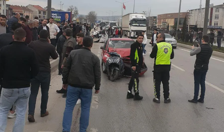 İnegöl’de 18 yaşındaki sürücü bir aileyi hayattan koparacaktı