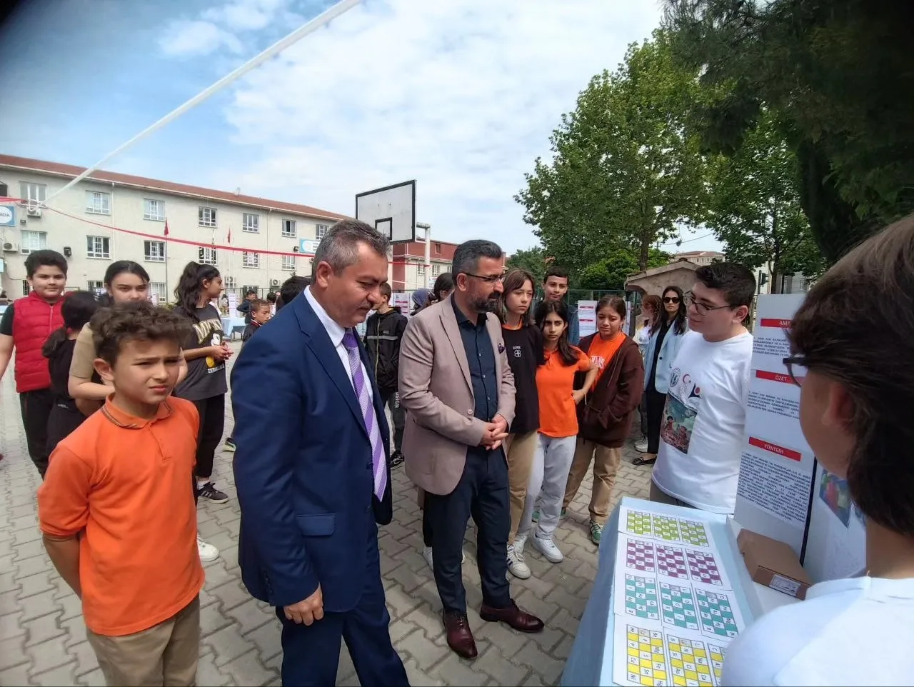 İnegöl’de öğrencilerin eserleri görücüye çıktı