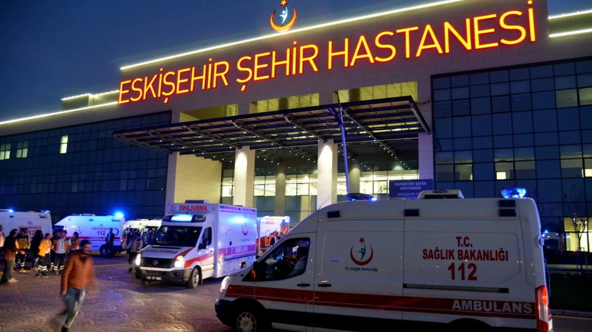 Üvey babasını bıçaklar ağır yaraladı