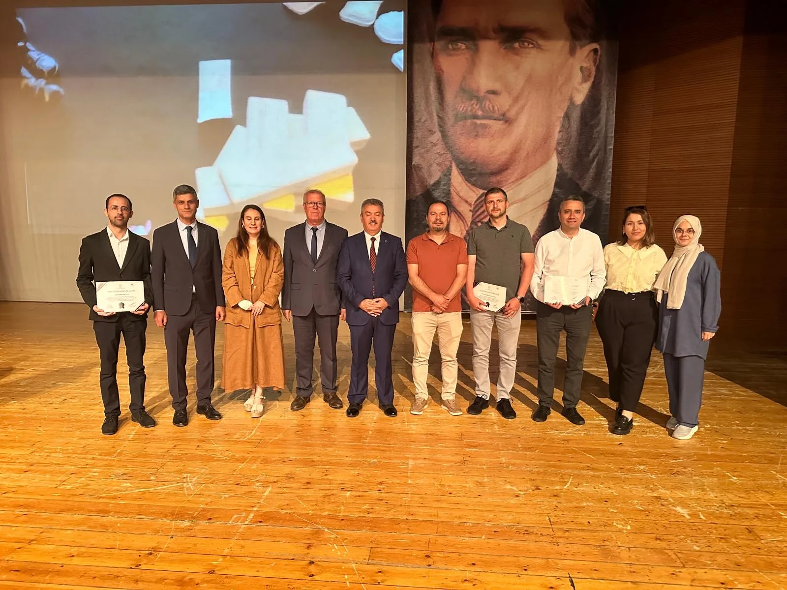 İnegöl’ün eğitimde gururu, 5 okul akreditasyon belgesi aldı