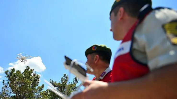 İnegöl'de Jandarma ekipleri teyakkuza geçti dron ile koyun arandı