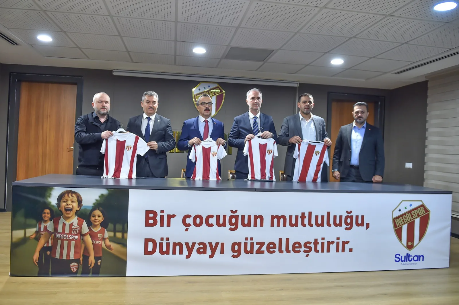 60 Bin öğrenciye forma seti ulaştırılacak