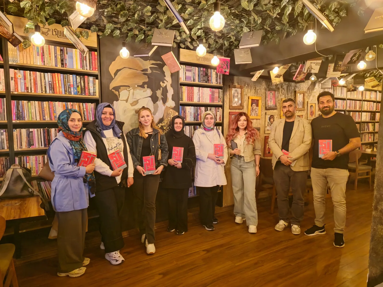 İnegöl’de öğretmenler "Algernon’a Çiçekler" üzerinden sevgi ve eğitimi mütalaa etti