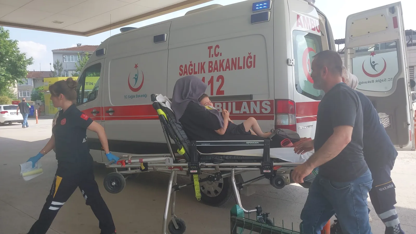 İnegöl'de can yakan olay, annesinin kucağında hastaneye getirildi