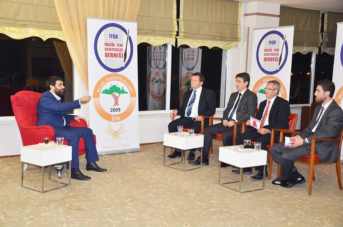 Kırmızı Koltuk’un konuğu Akyol oldu
