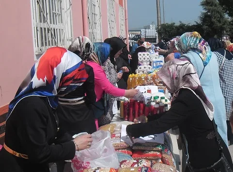 100.Yıl İlkokulu’nda gıda kermesi