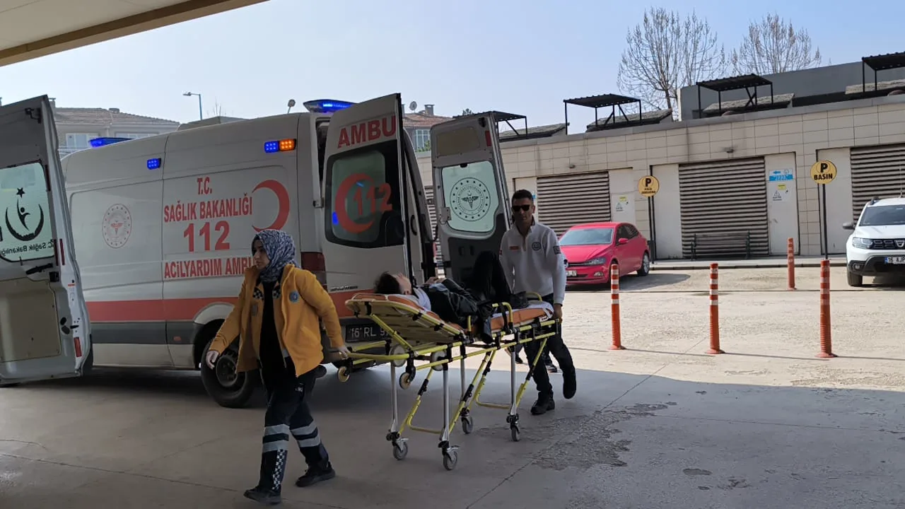 Motosiklet sürücüsünün kazada parmağı koptu