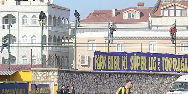 Direk üzerinde maç keyfi!