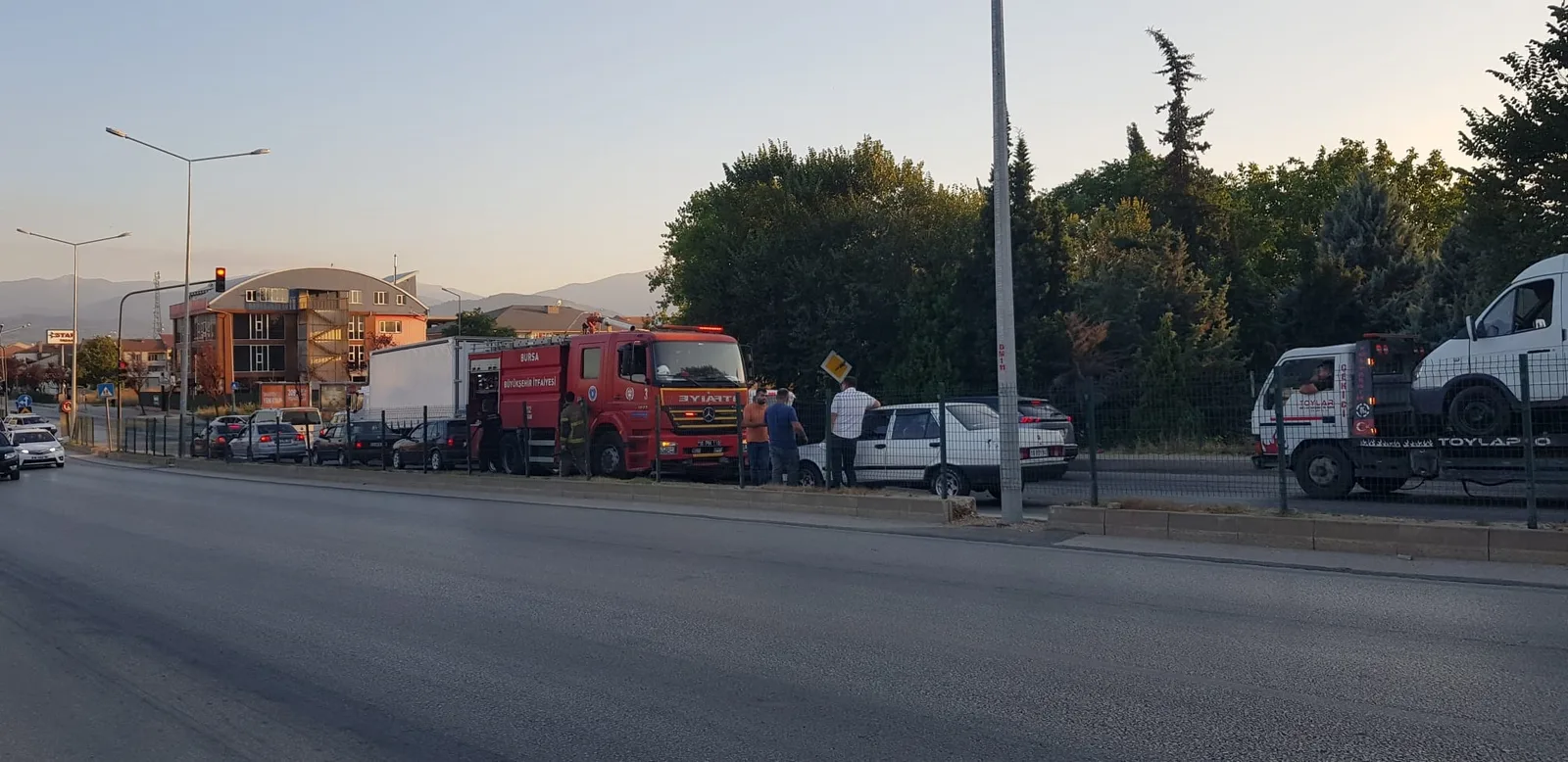 Hareket halindeki araç alev aldı
