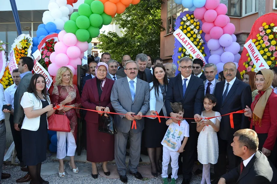 Deha Kids görkemli törenle açıldı