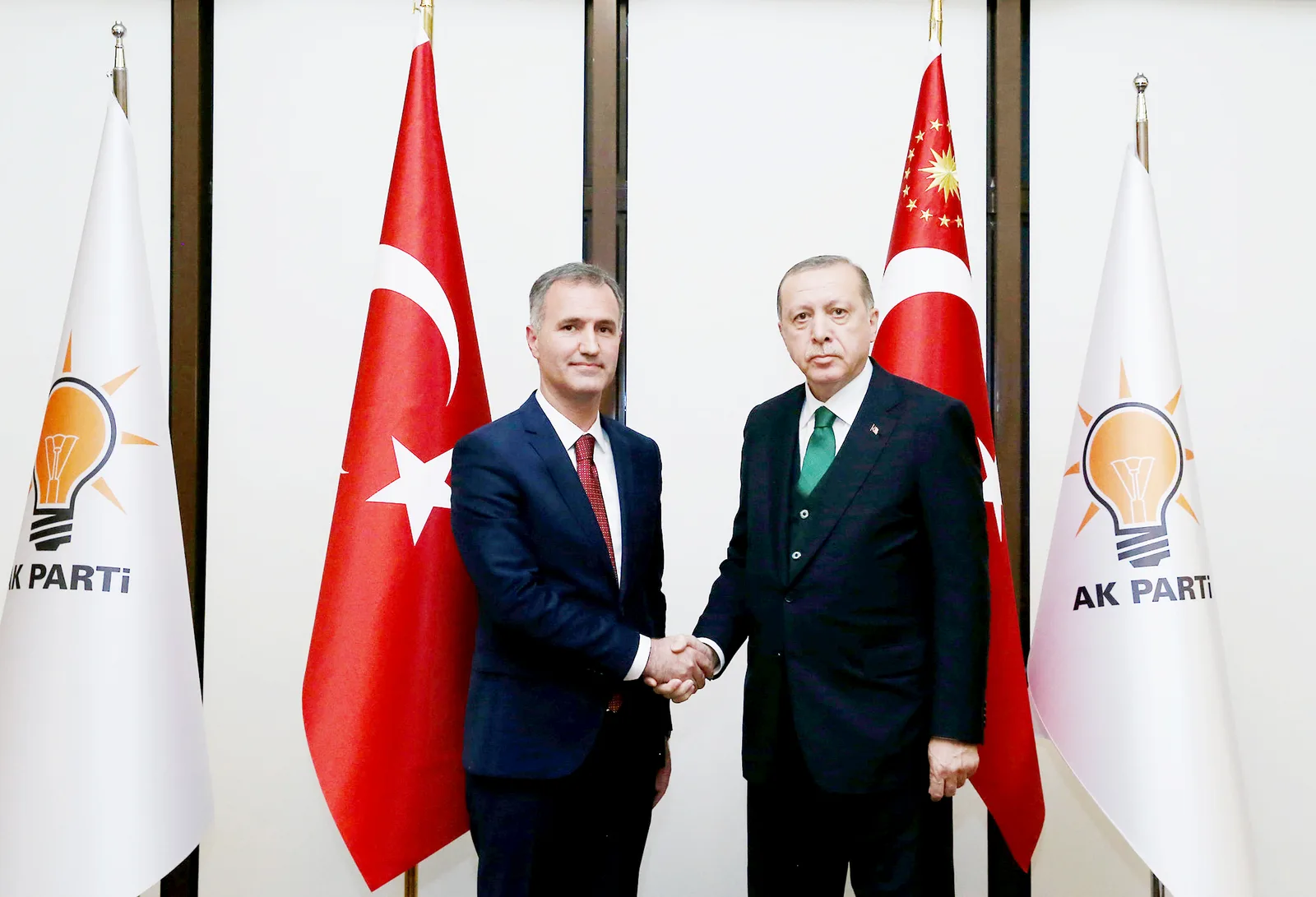 Alper Taban, anketlerde önde