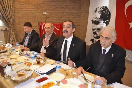 “Bizim rakibimiz Başbakan”