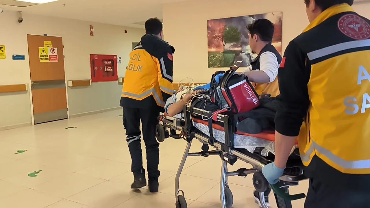 Havalandırma boşluğuna düşen inşaat işçisi yaralandı