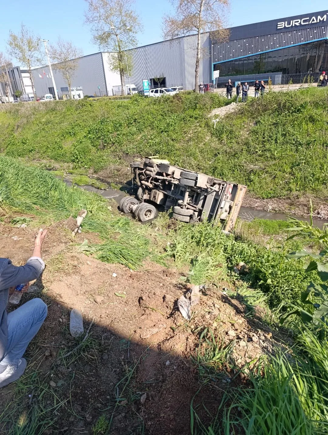İş aracını sürücüsü yaşamını yitirdi
