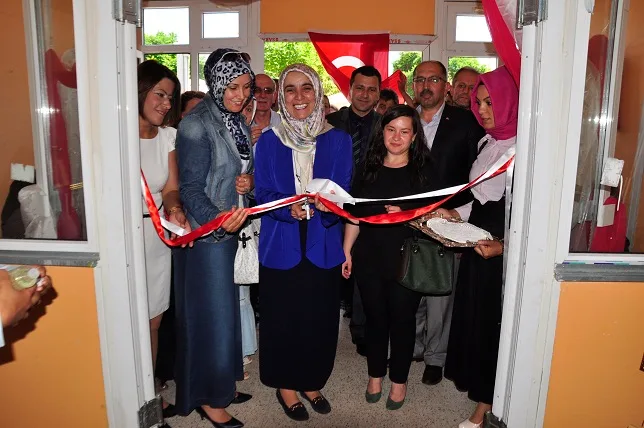 HEM Cerrahlı kursiyerlerine belgeleri dağıttı