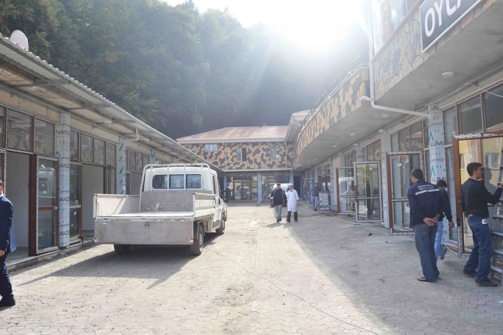 Oylat'a modern pazar