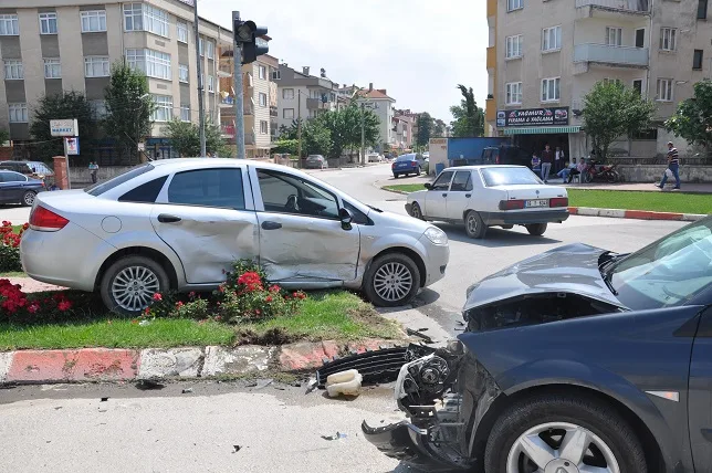 Oy kullanmaya giderken kaza yaptı