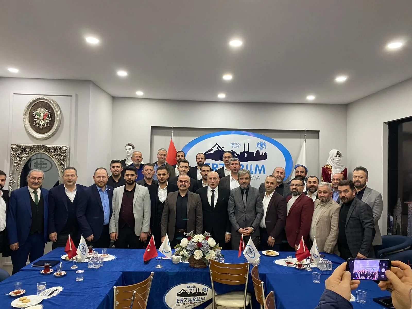 Dadaşlarda bayrak değişimi