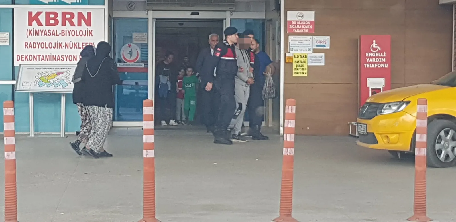 Jandarma ekipleri İnegöl’de yaka paça gözaltına aldı