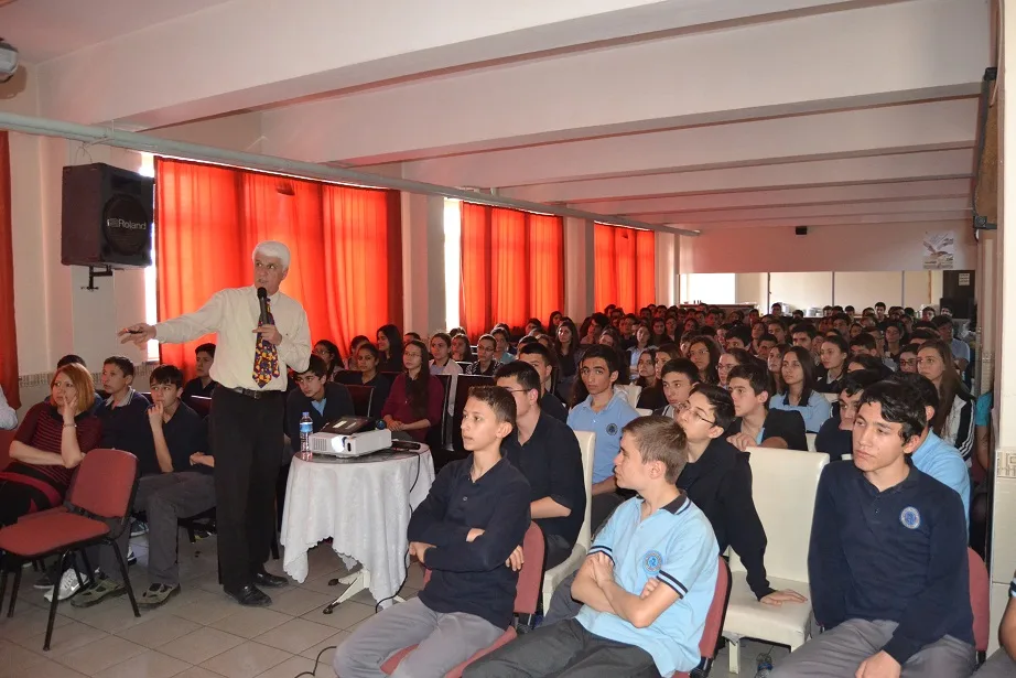 Bilim Şenliği’nde öğrenciler aydınlatıldı