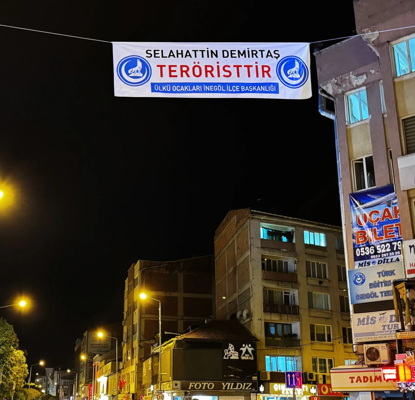 İnegöl Ülkü Ocakları; 'Selahattin Demirtaş teröristtir'