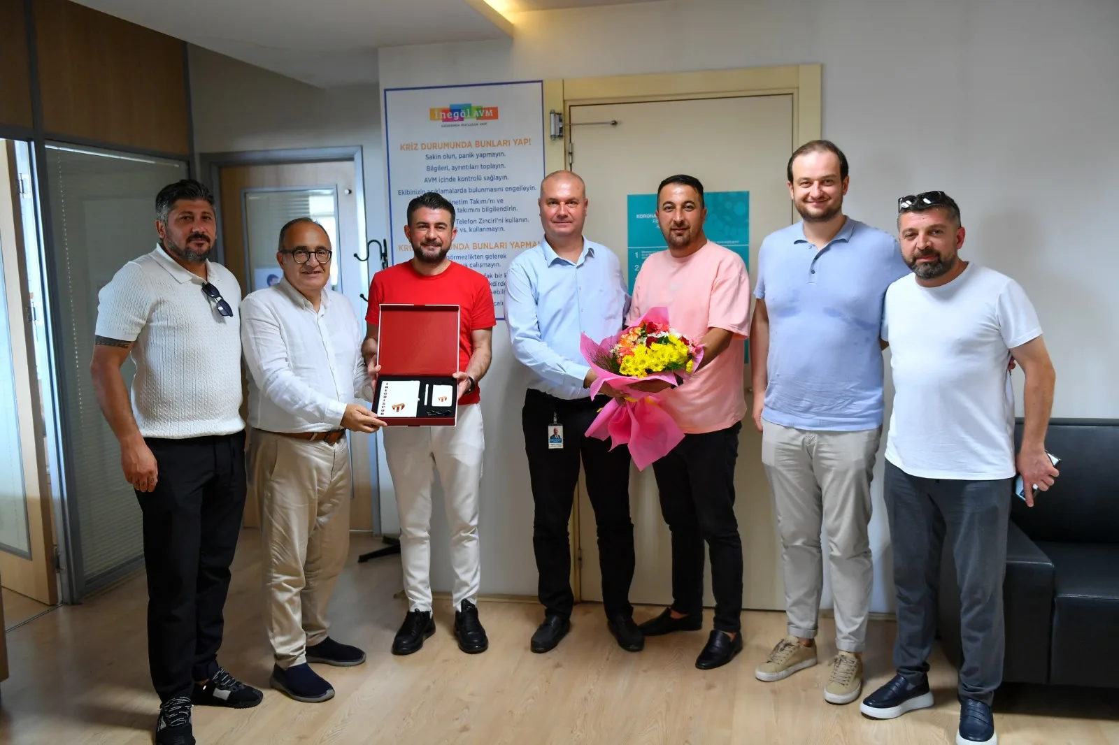 İnegölspor yönetiminden İnegöl AVM yönetimine ziyaret