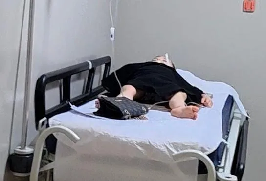 Balkondan düşen çocuk ağır yaralandı