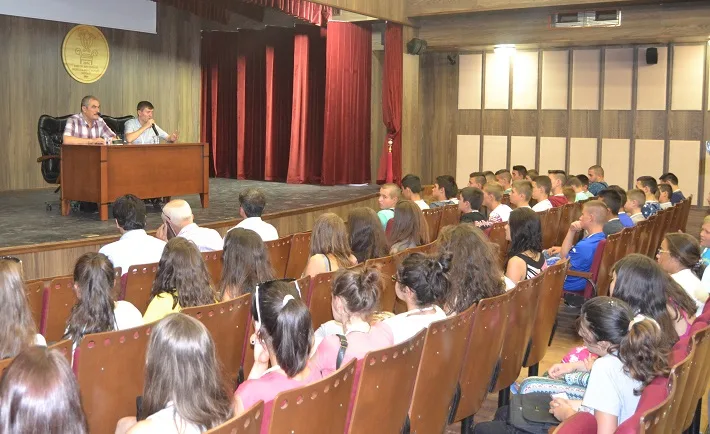 Bulgaristanlı öğrenciler müzeyi gezdi