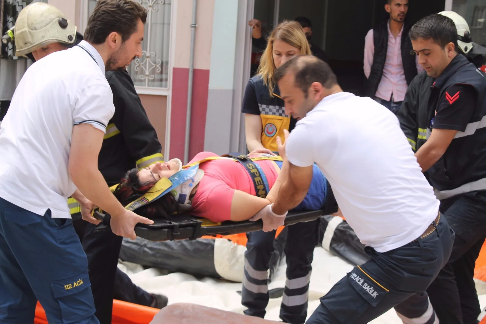İNEGÖL'DE İNTİHAR GİRİŞİMİ 5. Kattan kendini boşluğa bıraktı