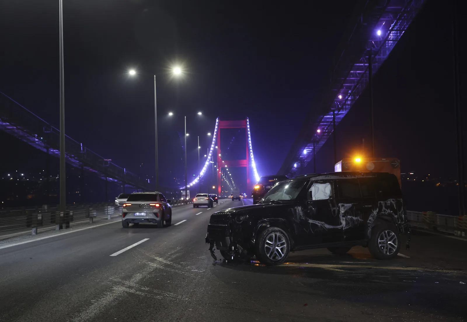 İstanbul'da feci kazada trafik tamamen durdu