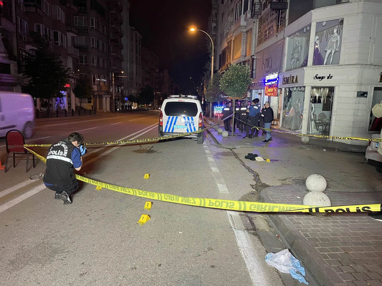 Yolda yürürken silahlı saldırıya uğrayan kişi öldü